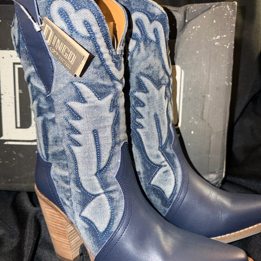 Dingo Women's Tipsy Blue and Tan Heeled Boots - New - Picture 3 of 9